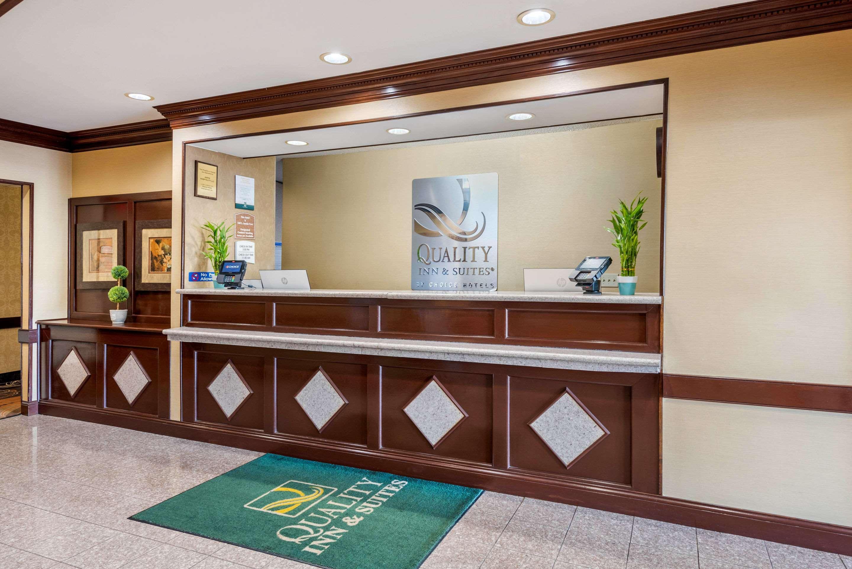 Comfort Inn & Suites Цинциннати Экстерьер фото