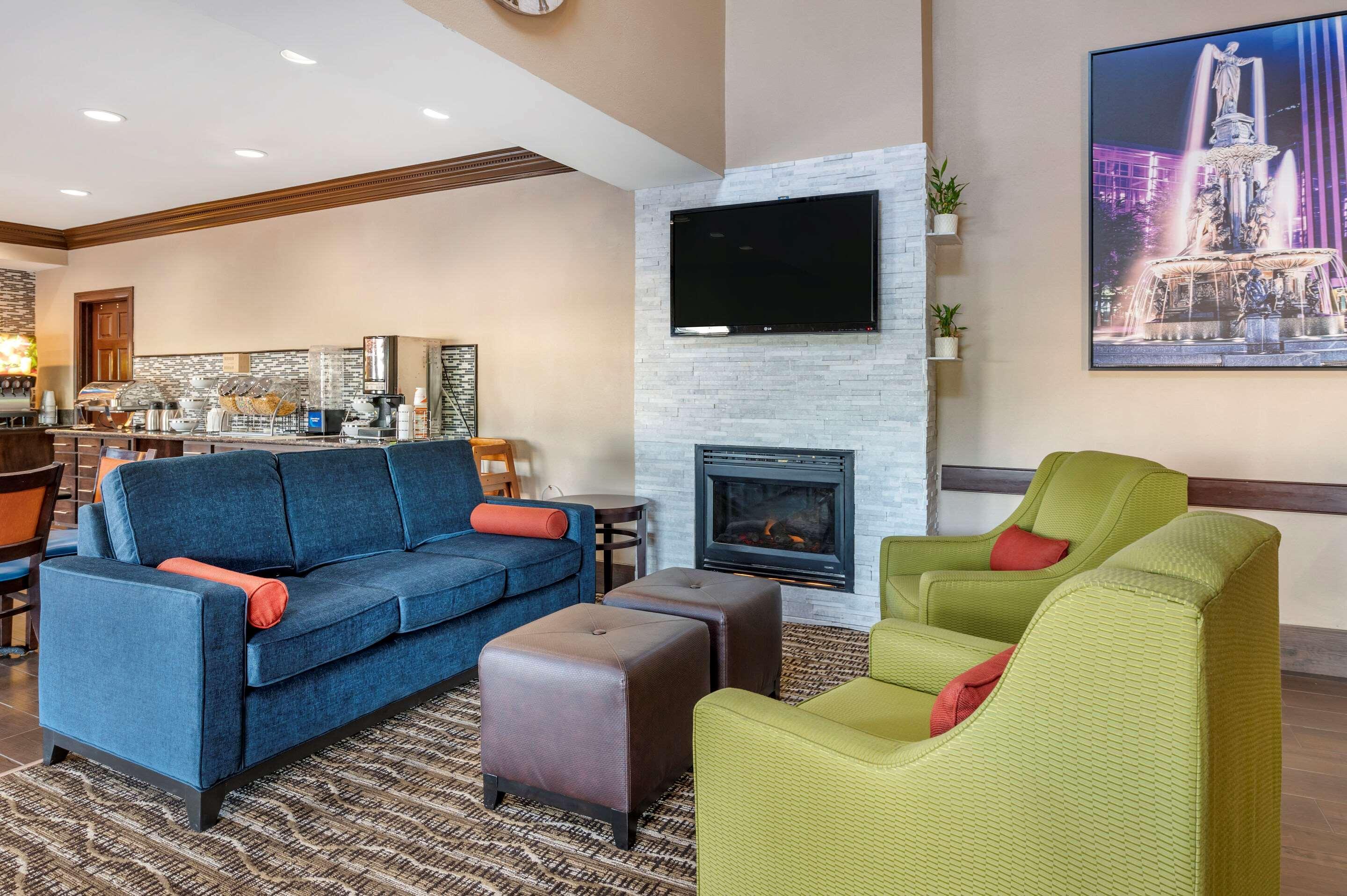 Comfort Inn & Suites Цинциннати Экстерьер фото