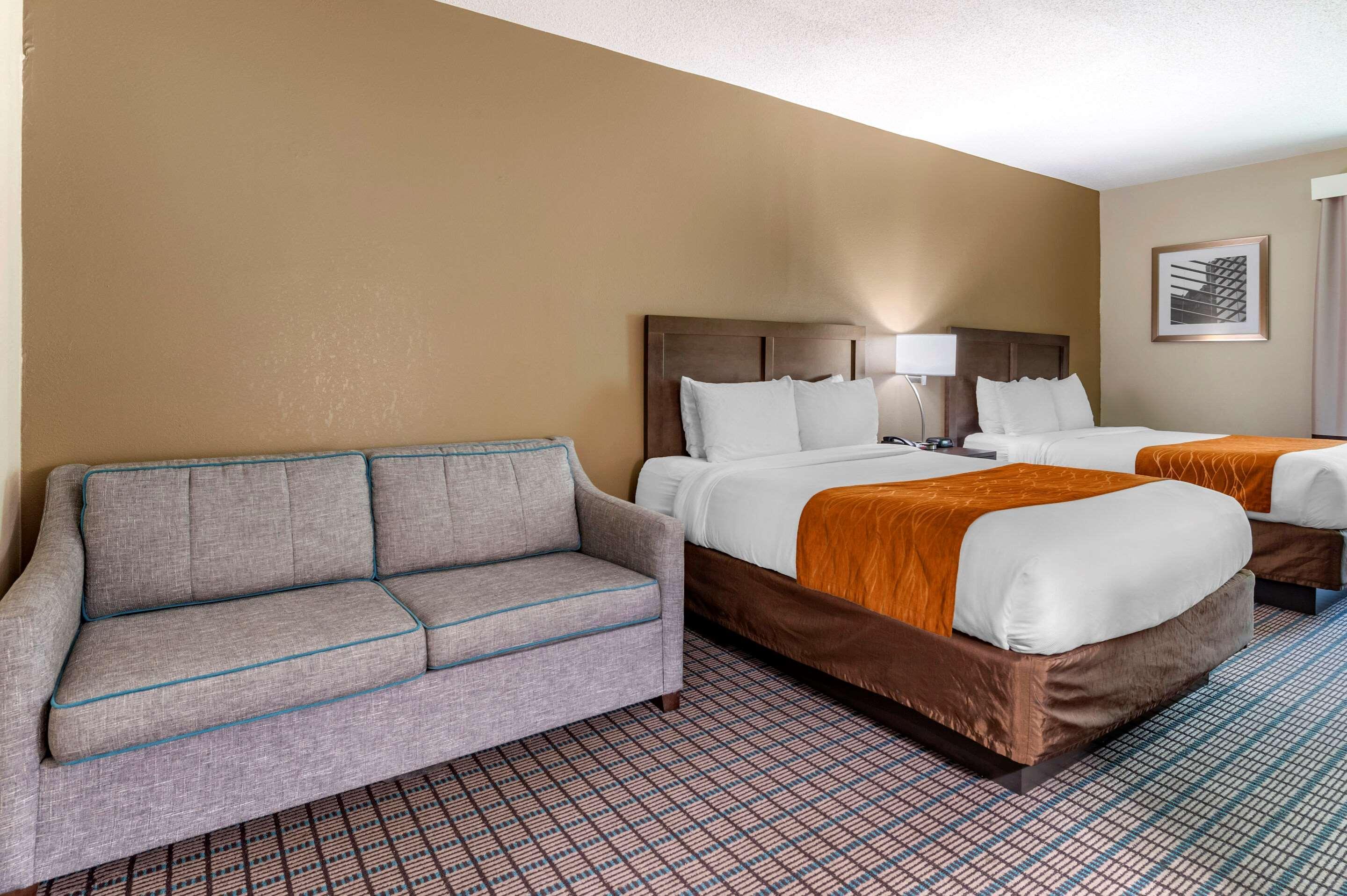 Comfort Inn & Suites Цинциннати Экстерьер фото