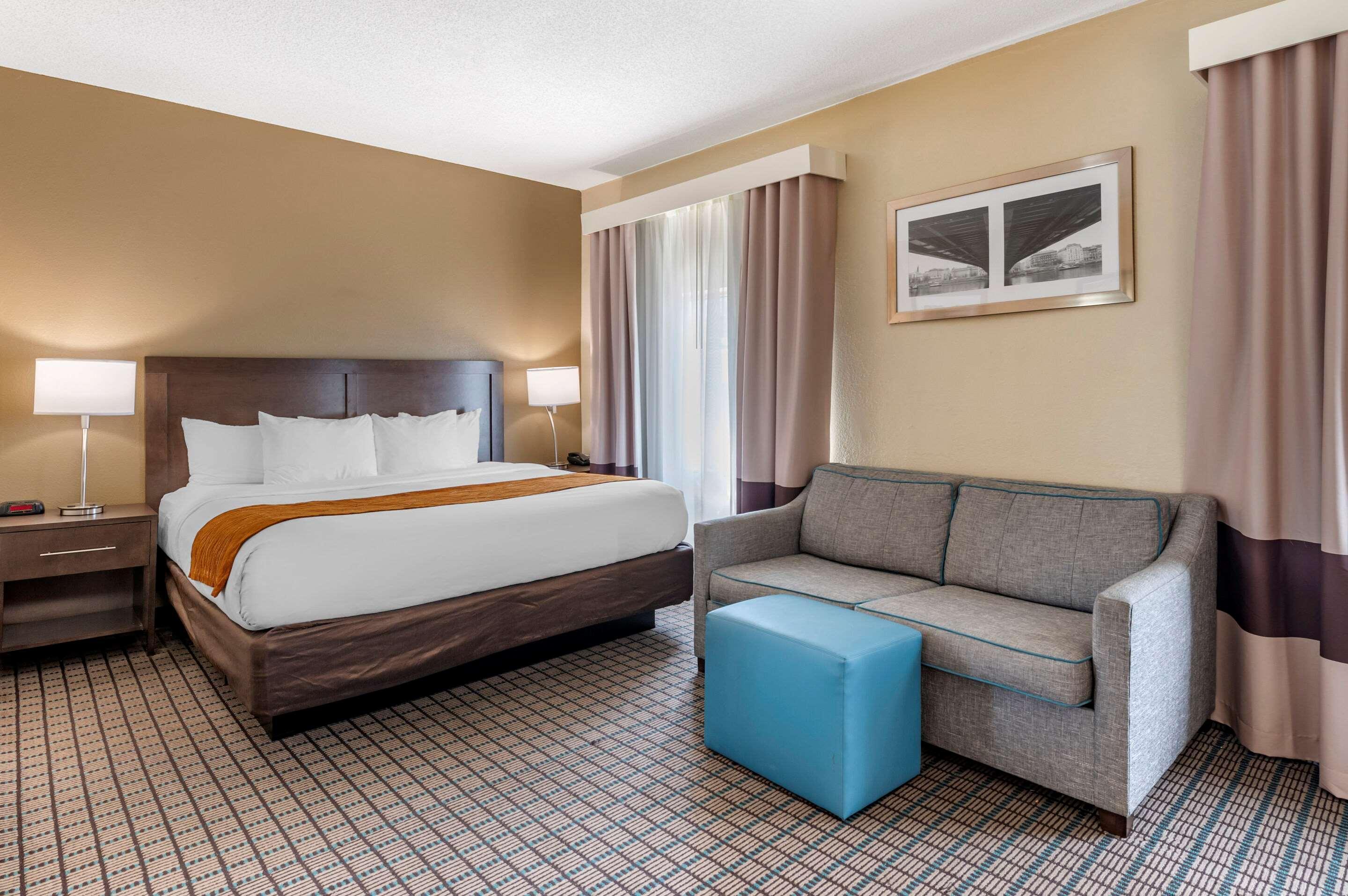 Comfort Inn & Suites Цинциннати Экстерьер фото