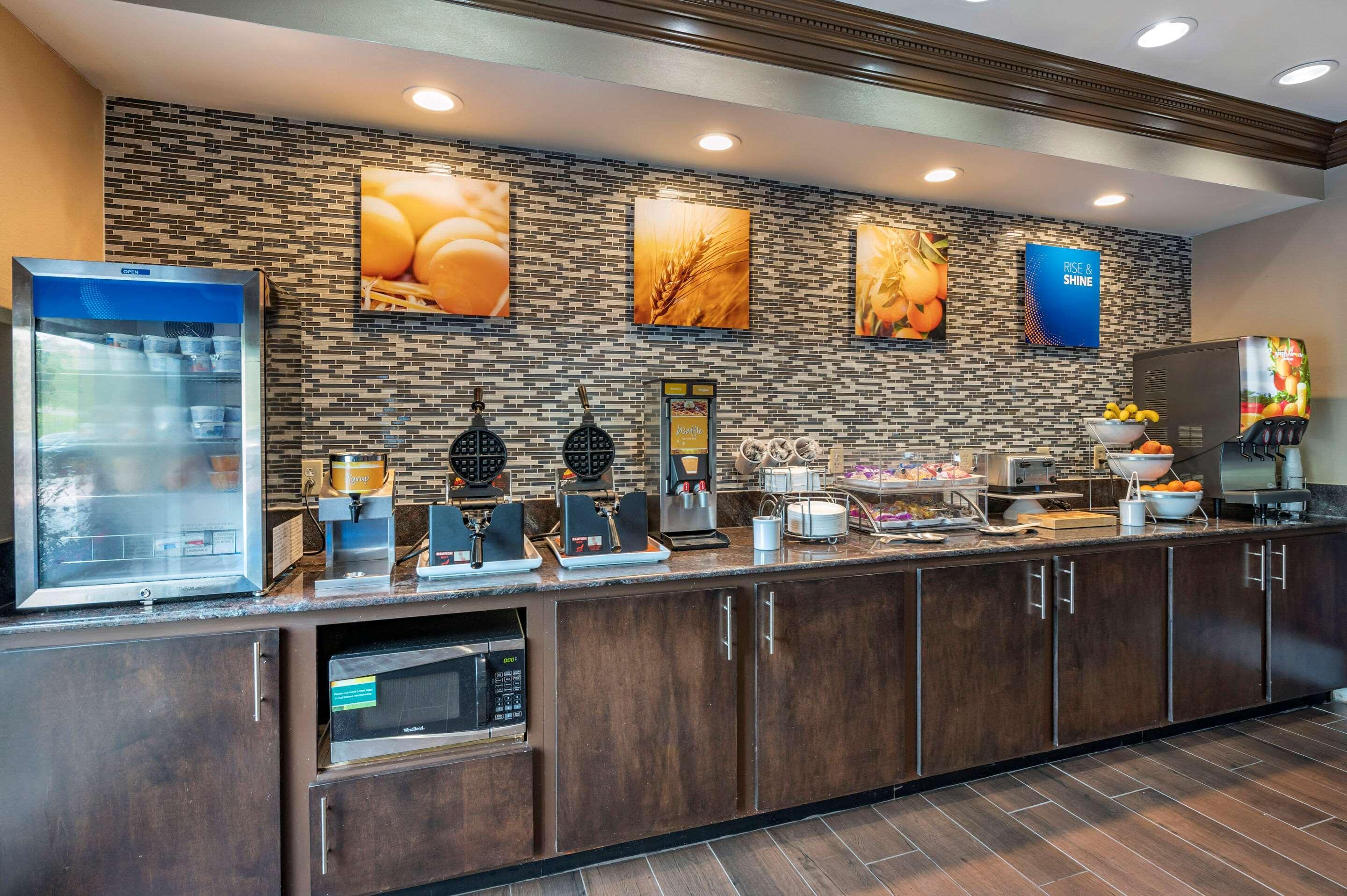 Comfort Inn & Suites Цинциннати Экстерьер фото