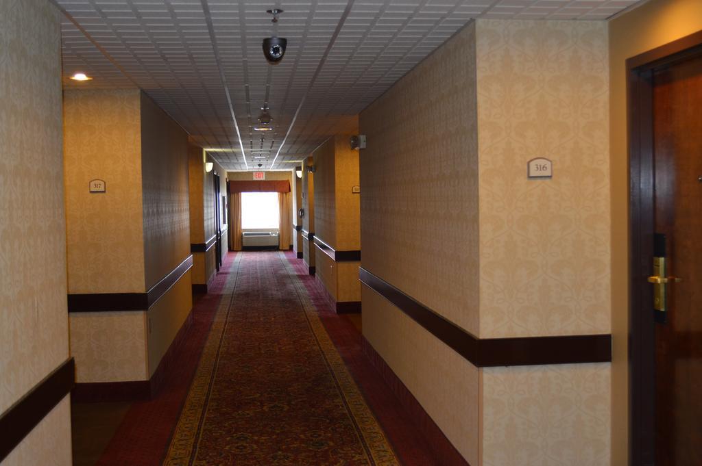 Comfort Inn & Suites Цинциннати Экстерьер фото